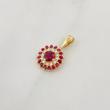 Dije Flor Tupida Rubíes 0.39pts Diamantes 0.6pts 0.85g / 1/2 in Oro Amarillo 18K