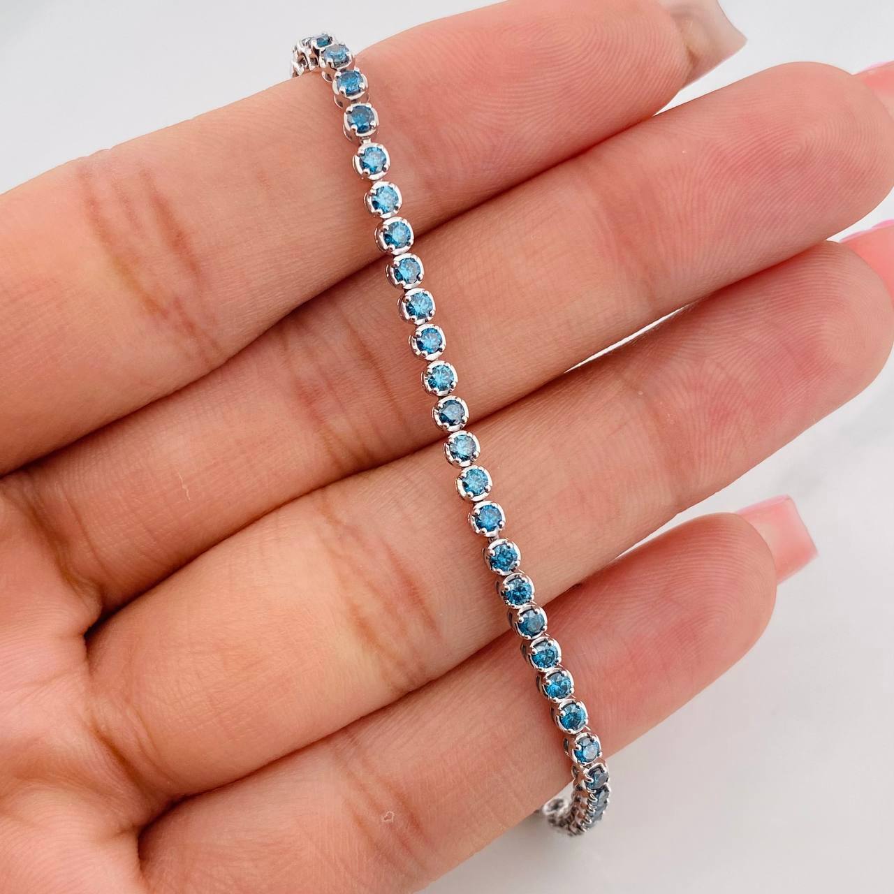 Pulso Circular Diamantes 2.20qts 7.5g / 6 3/4 in / 2.79mm Oro Blanco 18K