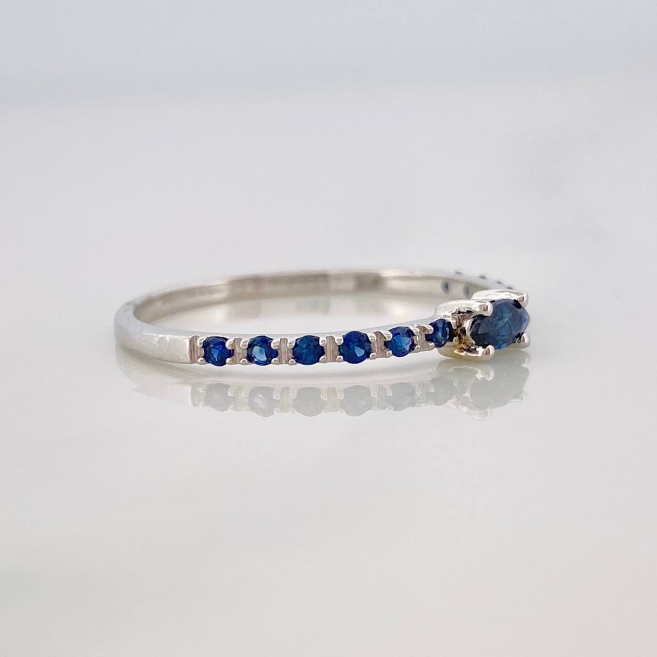 Anillo Churumbela Zafiros 0.25pts 1.05g / T5 3/4 Oro Blanco 18K