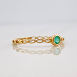 Anillo Solitario Churumbela Esmeralda 0.11pts 1g / T5 3/4 Oro Amarillo 18K