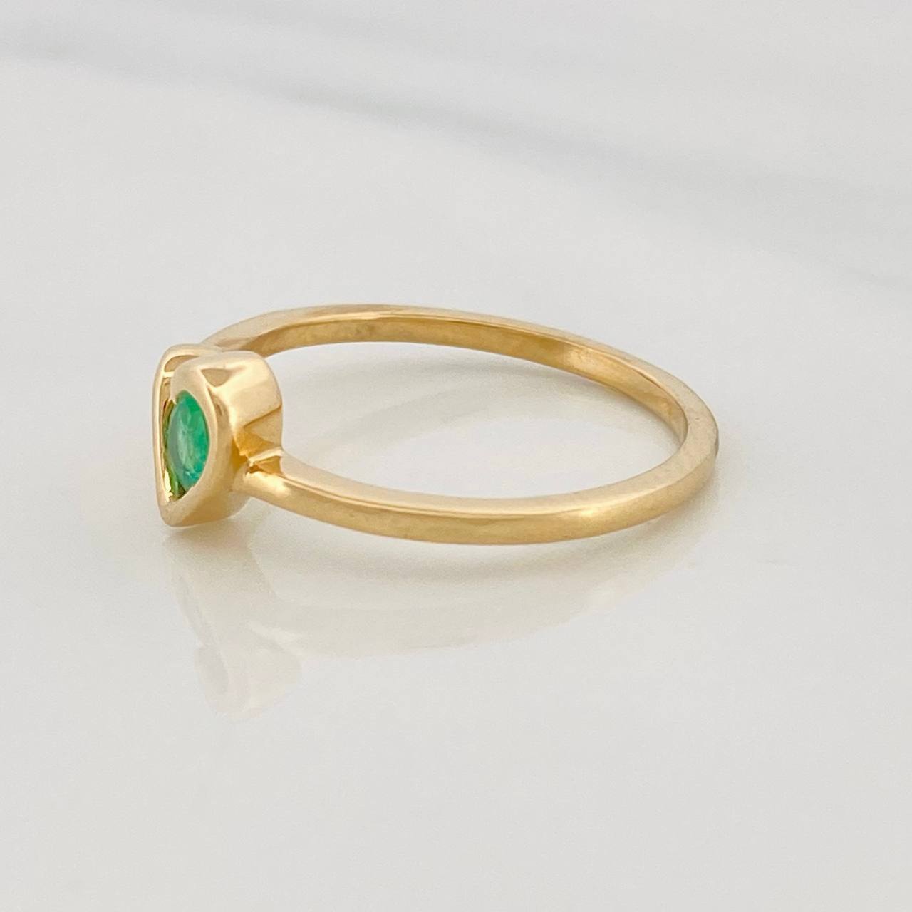 Anillo Corazon Esmeralda 20pts 2.4g / T6 3/4 Oro Amarillo 18K
