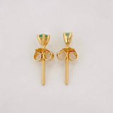 Topos Cuatro Garras Esmeraldas 0.12pts 0.75g / in / 2.69mm Oro Amarillo 18K