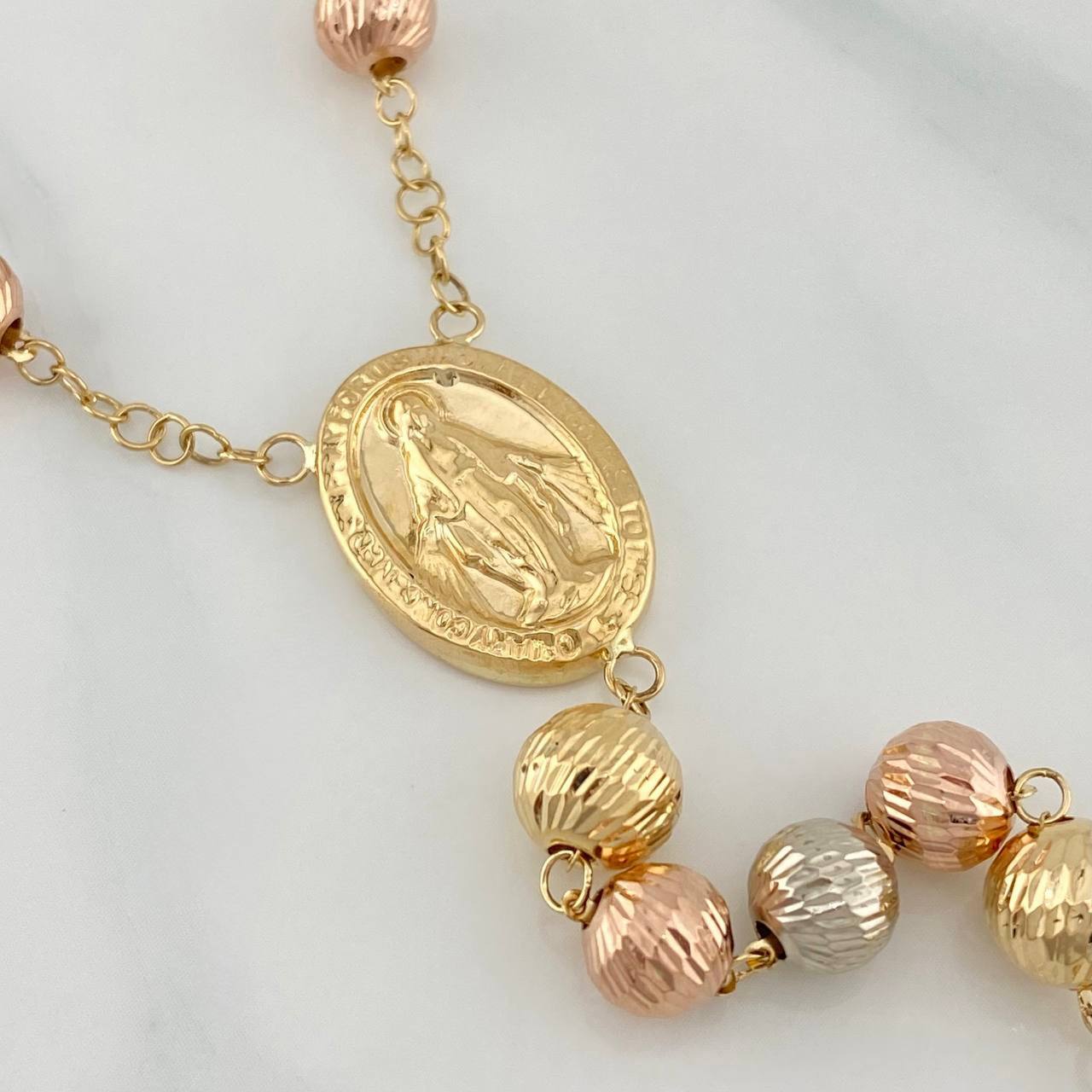 Rosario Virgen Milagrosa 13.9 g / 16 1/4 in / 7mm-6 mm Tres Oros 18K