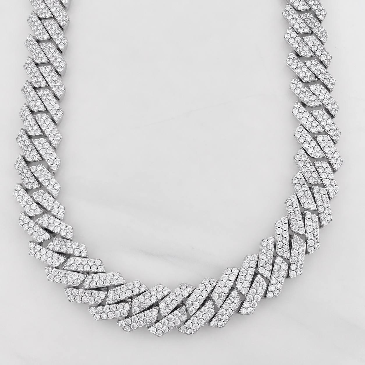 Cadena Cubana 135g / 20 in / 12.3mm Plata Rodinada 925