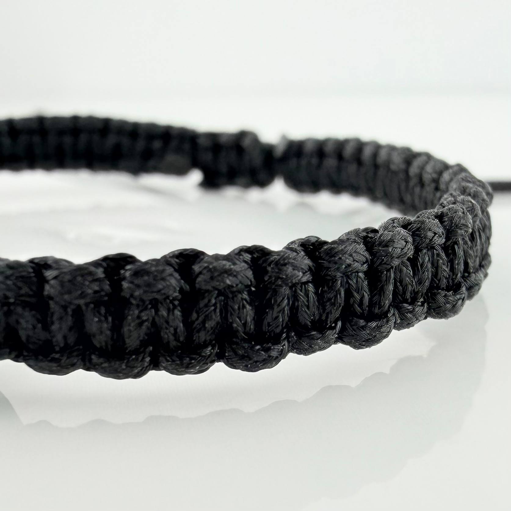 Pulsera Tejida Negra Morralla Esmeralda Cubica 3Und Bolas 2Und Oro Amarillo 18K