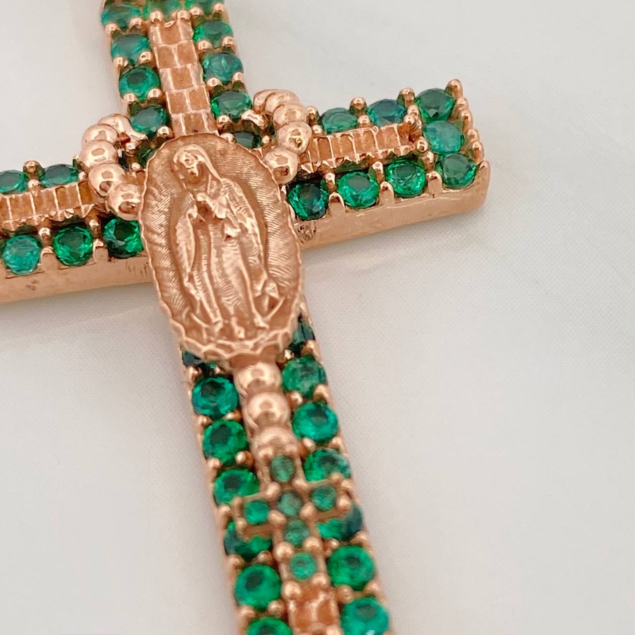 Dije Cruz Rosario Virgen Guadalupe 5.8gr / 1 3/4 in / Oro Rosa 18K $