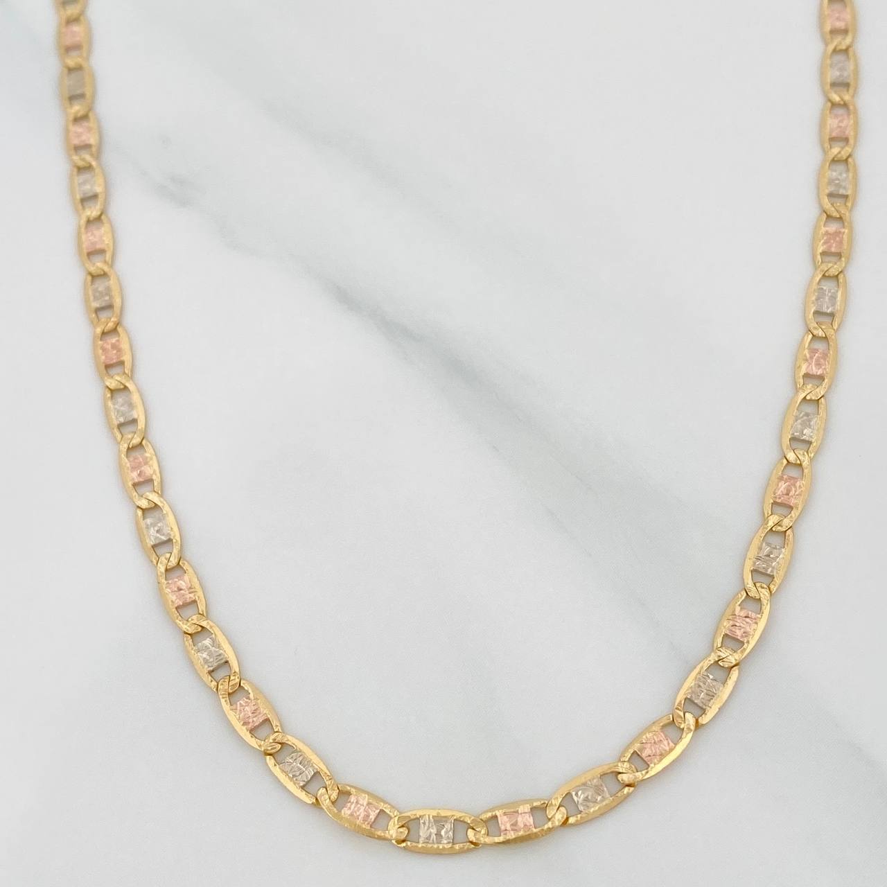 Cadena Escalera Plana 9.35gr / 23 3/4 in / 2.96mm Tres Oros +3 18K $