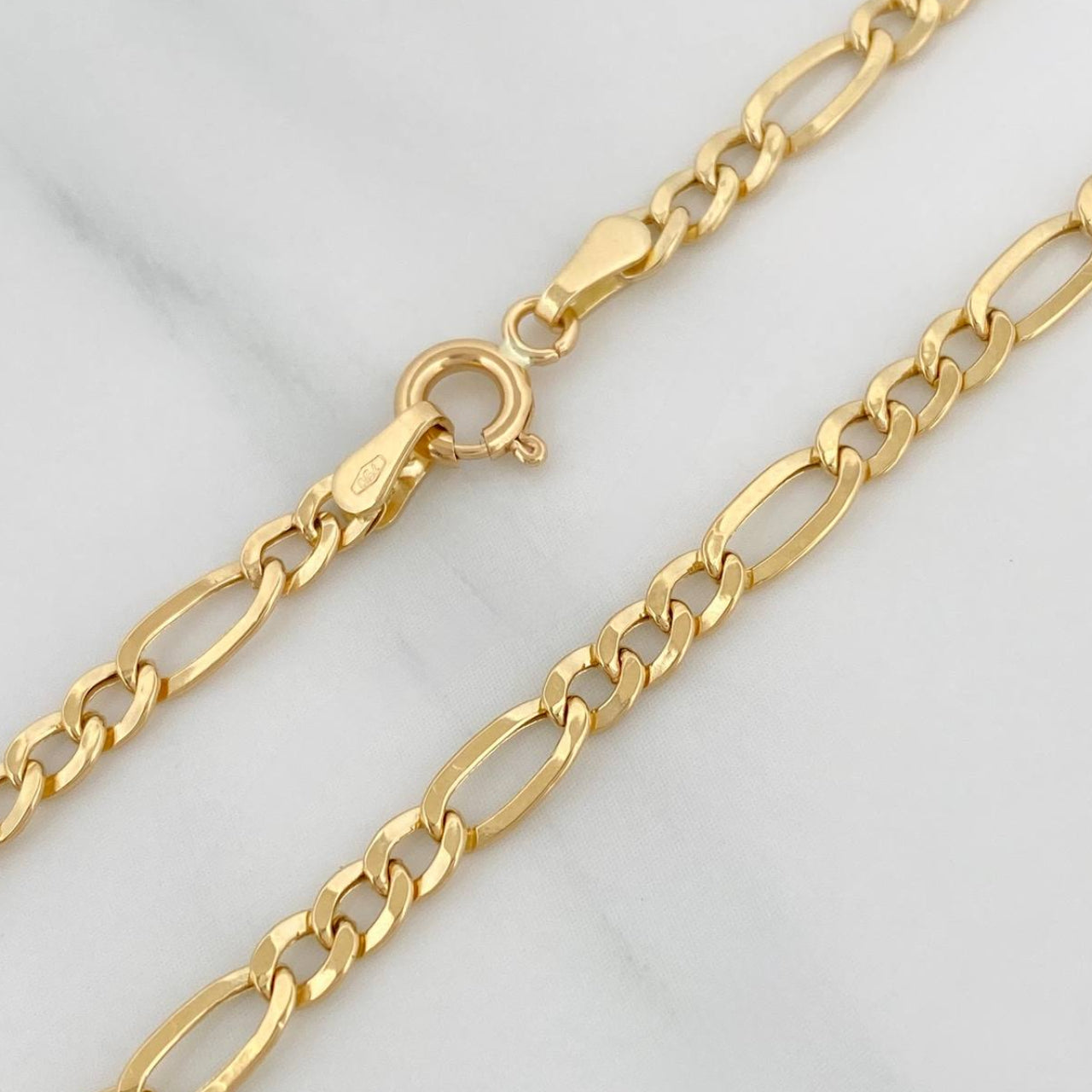 Figaro Chain 7.75gr / 29 1/4 in / 4.6mm Yellow +1 18K Gold $