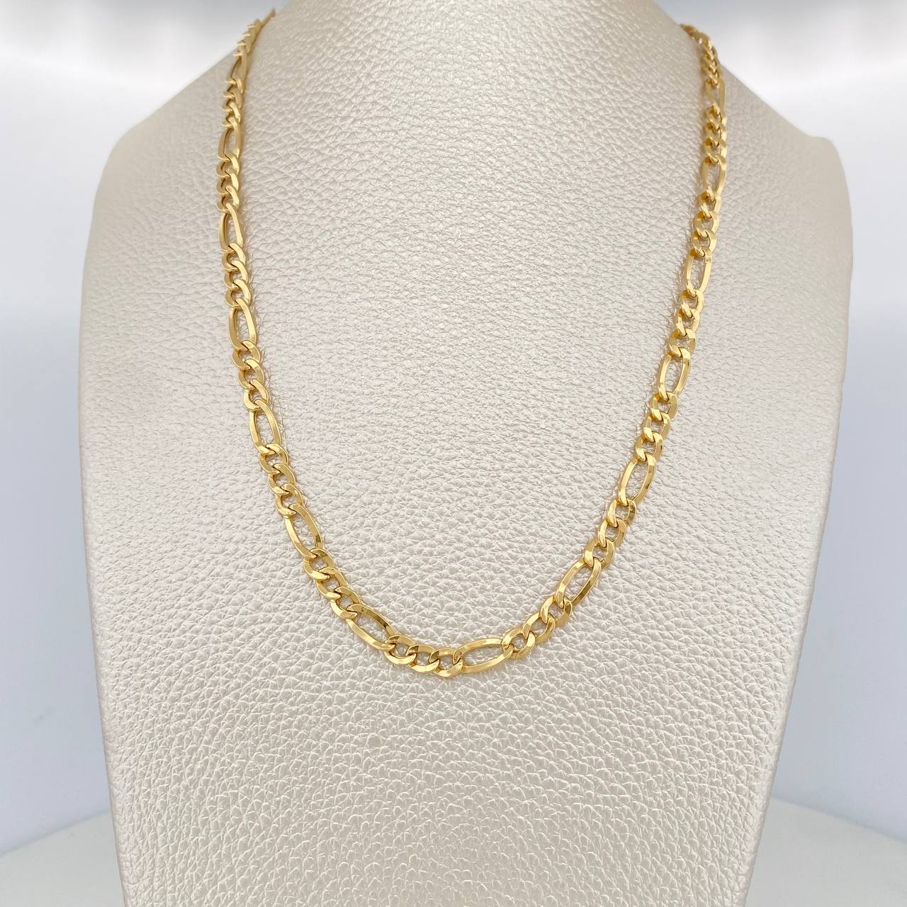 Figaro Chain 7.75gr / 29 1/4 in / 4.6mm Yellow +1 18K Gold $