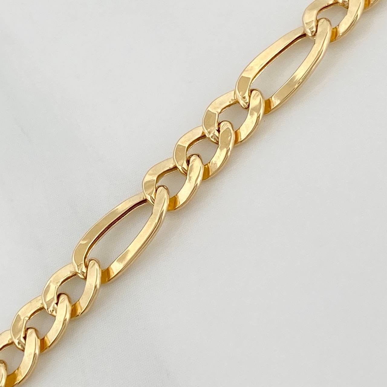 Figaro Chain 7.65gr / 28 3/4 in / 4.58mm Yellow +1 18K Gold $