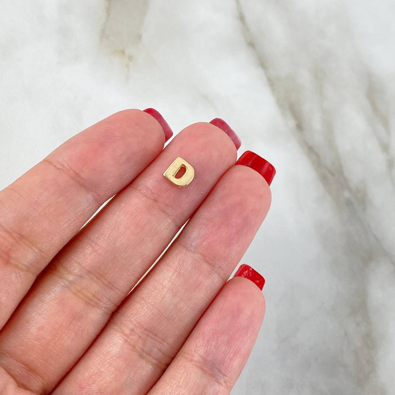 Herraje Letra D 0.4gr / 1/4 in / Oro Amarillo 18K