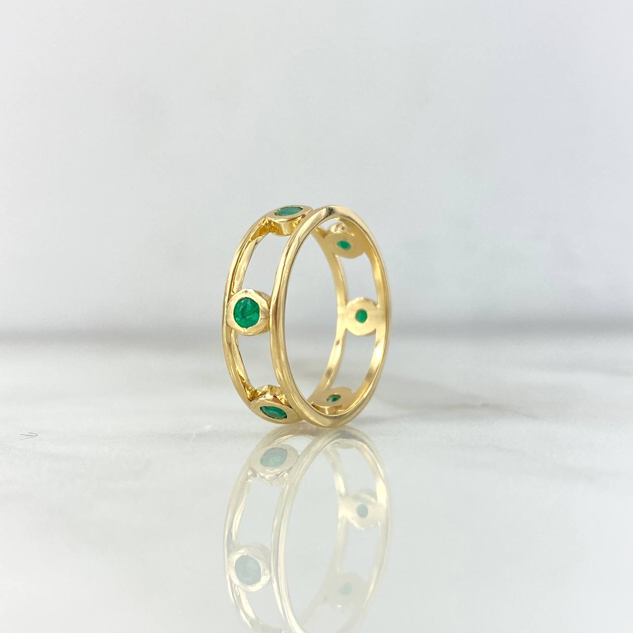 Six-Stone Bezel Crown Ring 3.2gr / Size 6 1/2 / Emeralds 48pts Yellow Gold (Jewel) ©