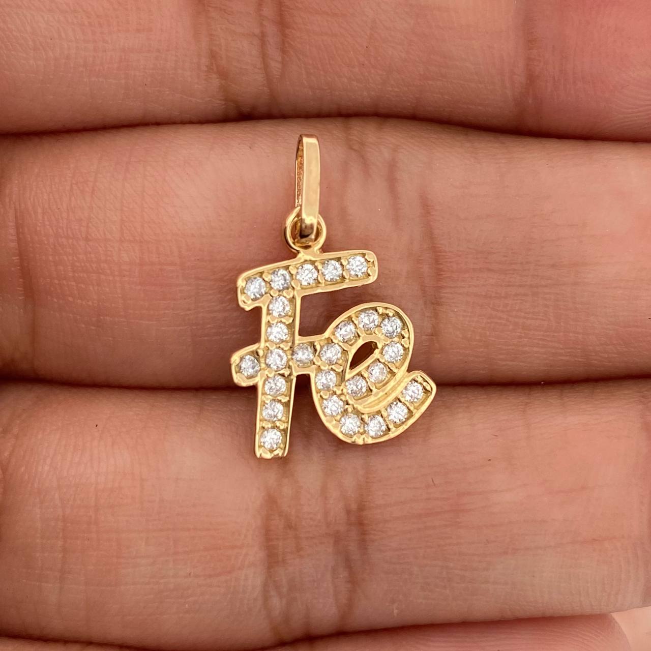 Dije Fe 1.25gr / 3/4 in / Oro Amarillo 18K %