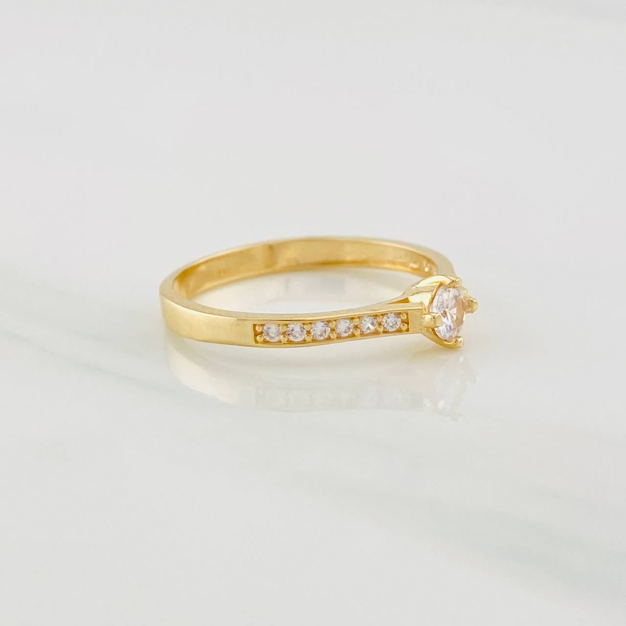 Anillo Solitario Churumbela 1.65g / T7 Oro Amarillo 18K