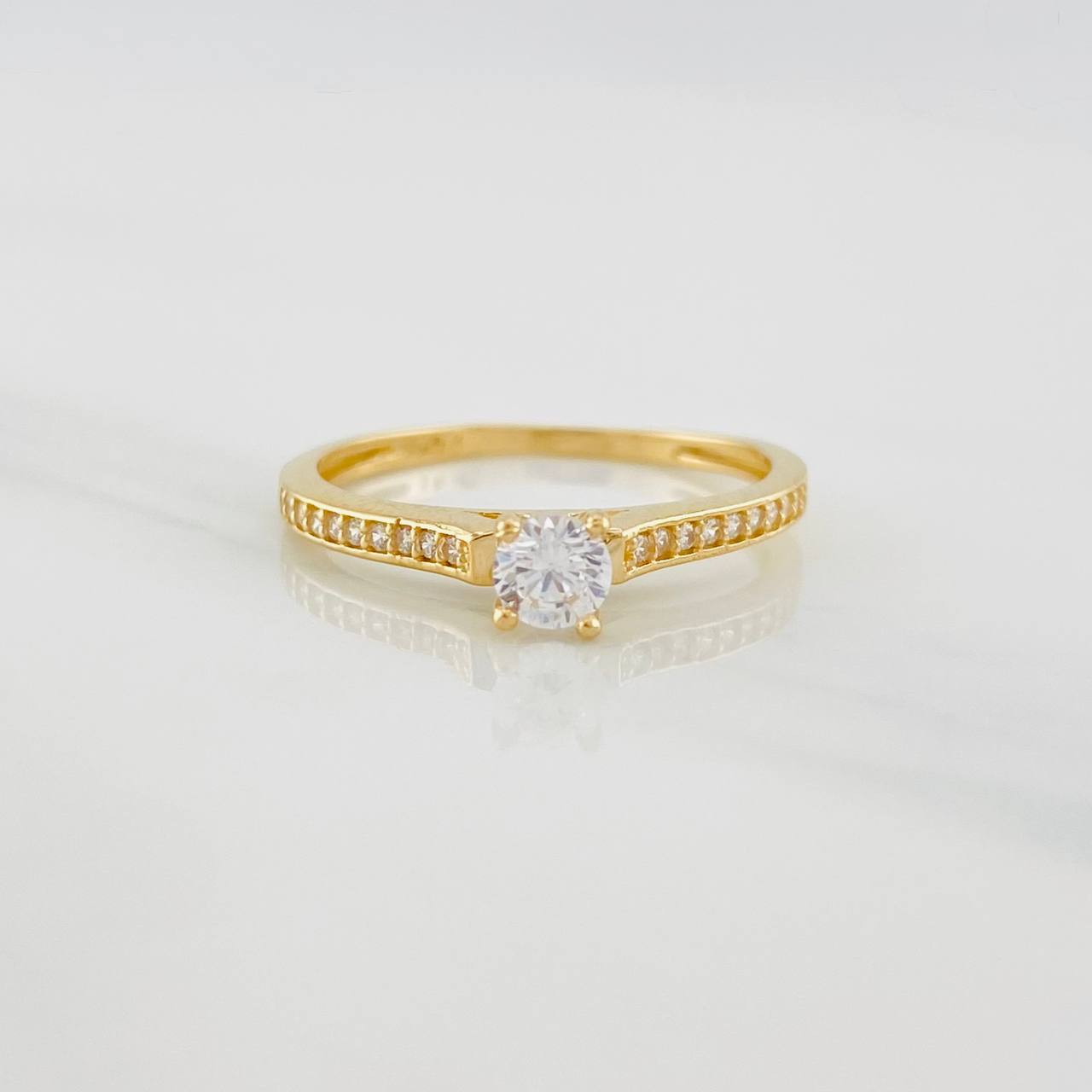 Anillo Solitario Churumbela 1.9g / T7 Oro Amarillo 18K