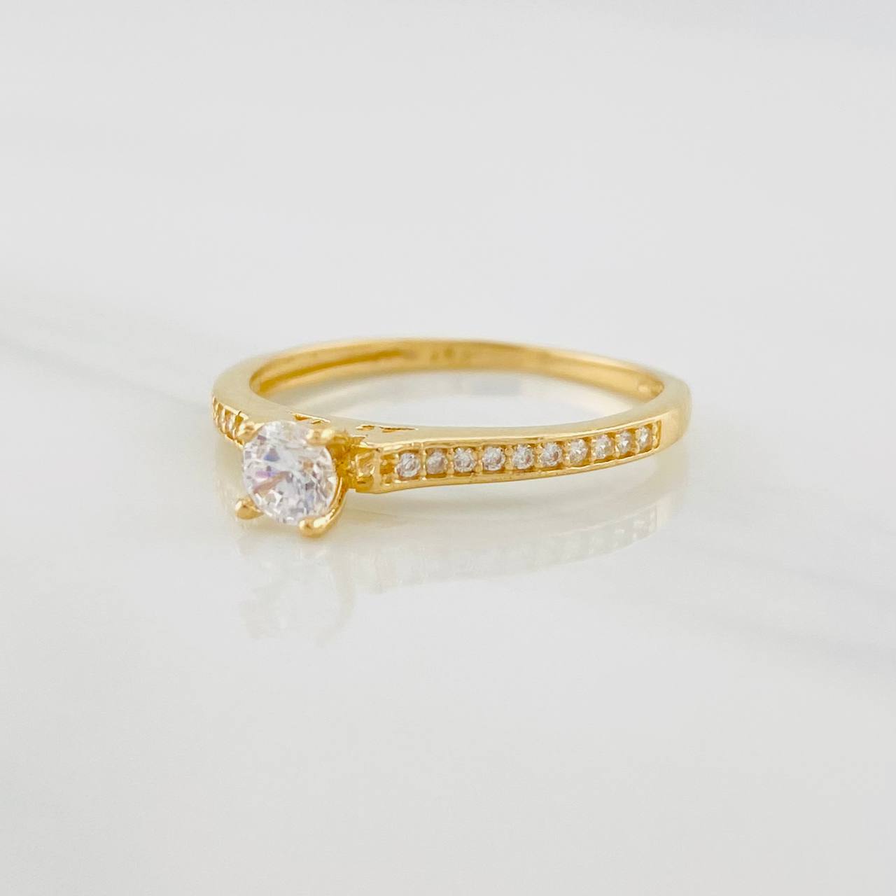 Anillo Solitario Churumbela 1.9g / T7 Oro Amarillo 18K