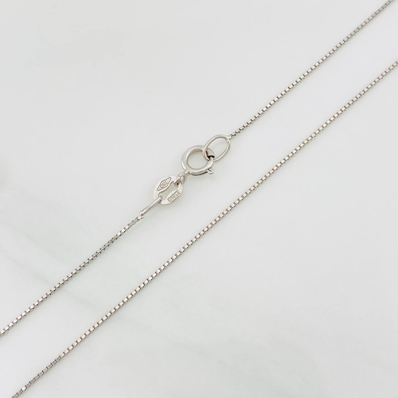 Cadena Veneciana 1.35g / 20 in / 0.62mm Oro Blanco 18K