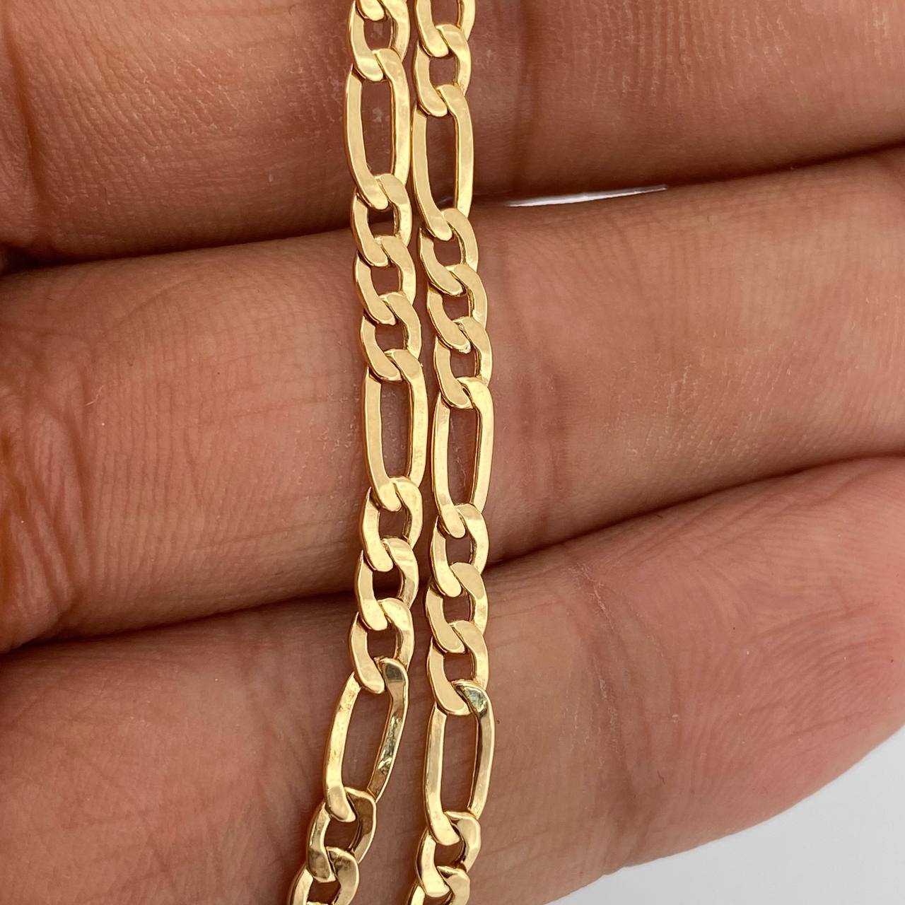 Cadena Figaro 5.4gr / 23 3/4 in / 3.31mm Oro Amarillo +1 18K $