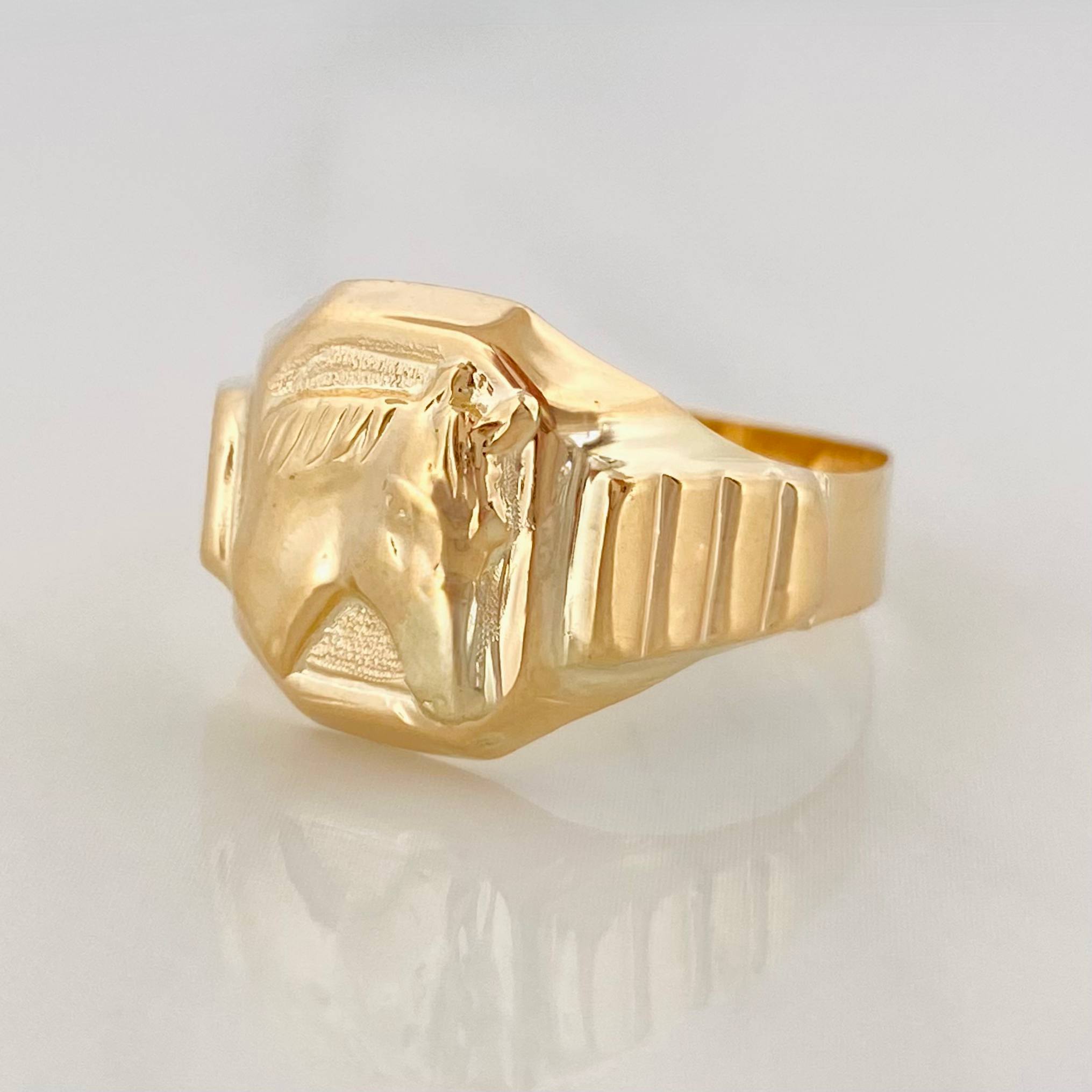 Anillo Sello Caballo 4.9 g / T12 Oro Amarillo 18K