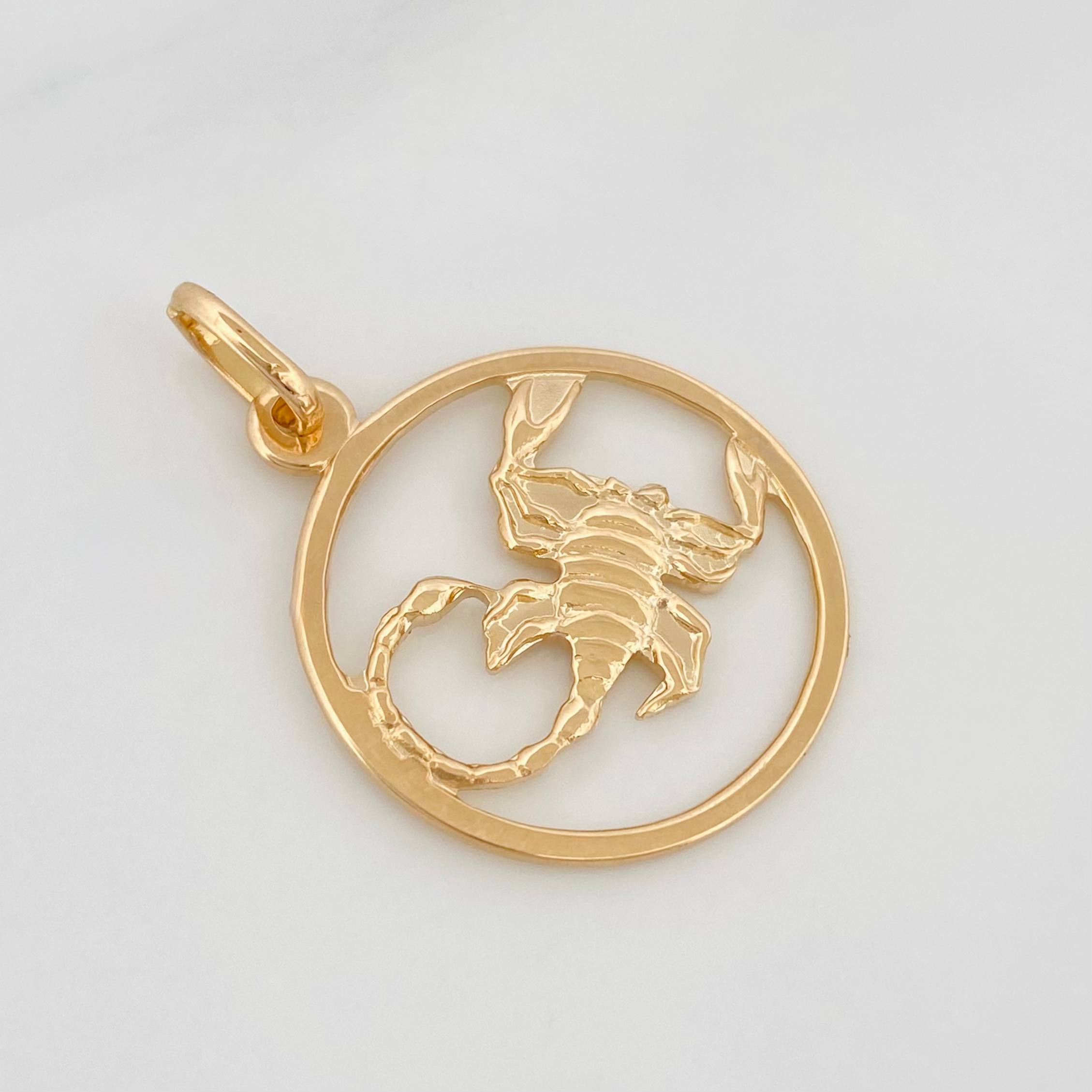 Dije Escorpion 3.15 g / 1 1/4 in Oro Amarillo 18K
