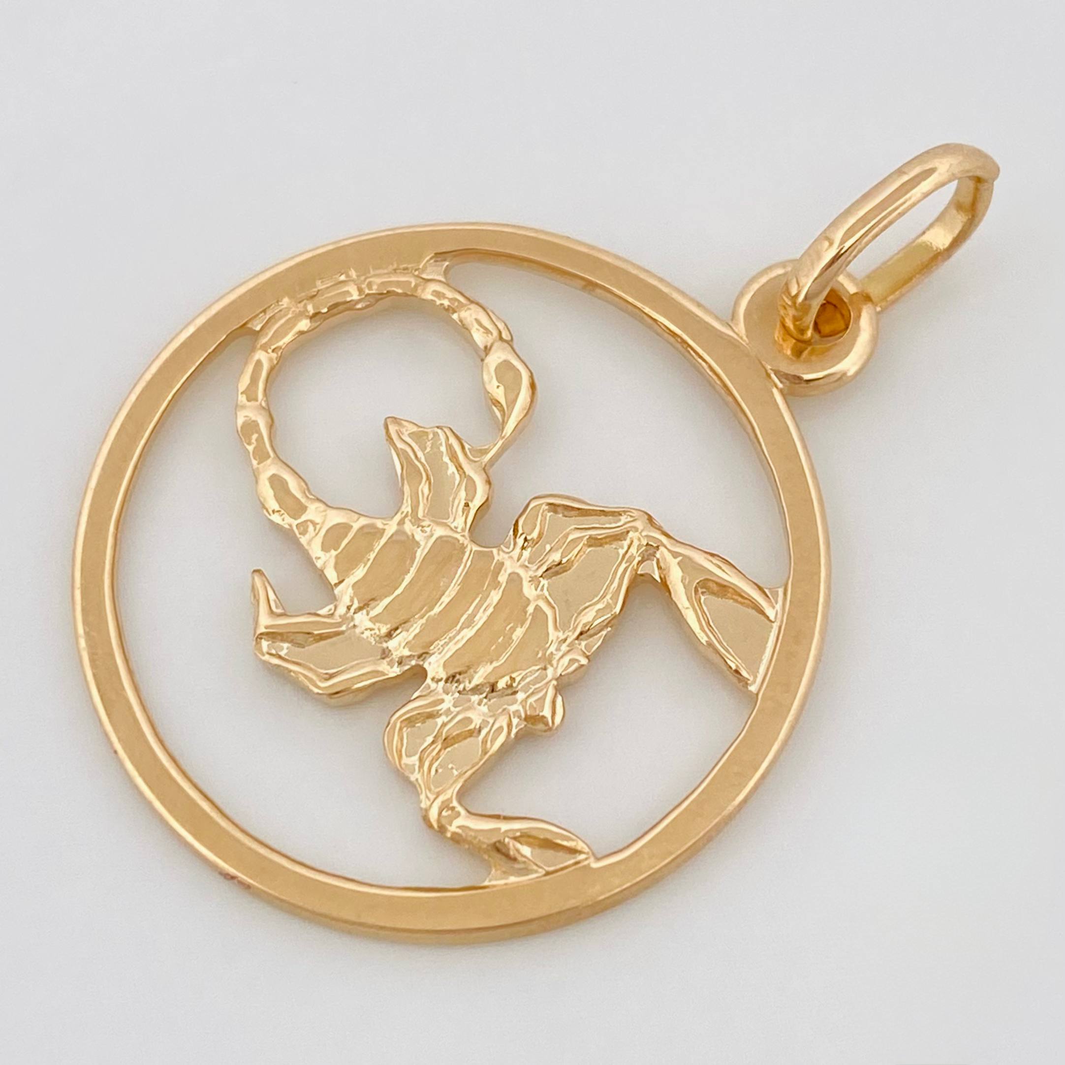 Dije Escorpion 3.15 g / 1 1/4 in Oro Amarillo 18K