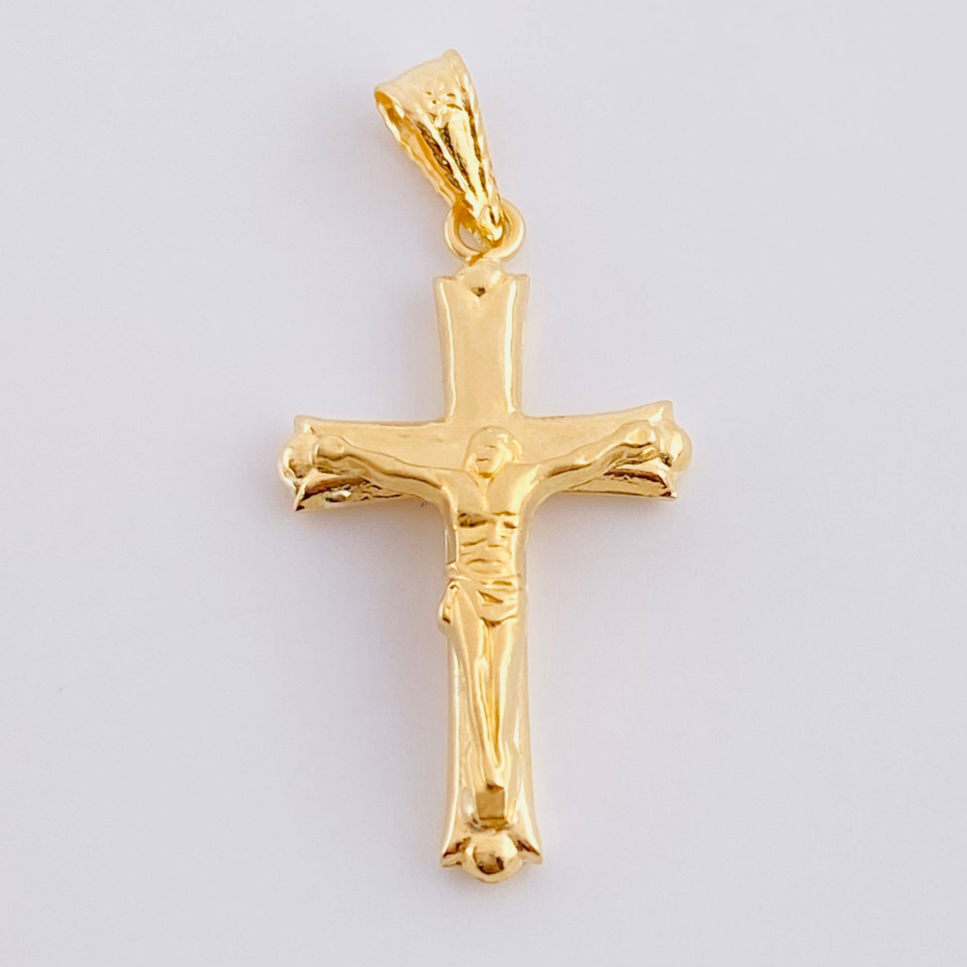 Pendant Cross Christ Four Sparkles Matte 1.25g / 1 1/4 in 18K Yellow Gold