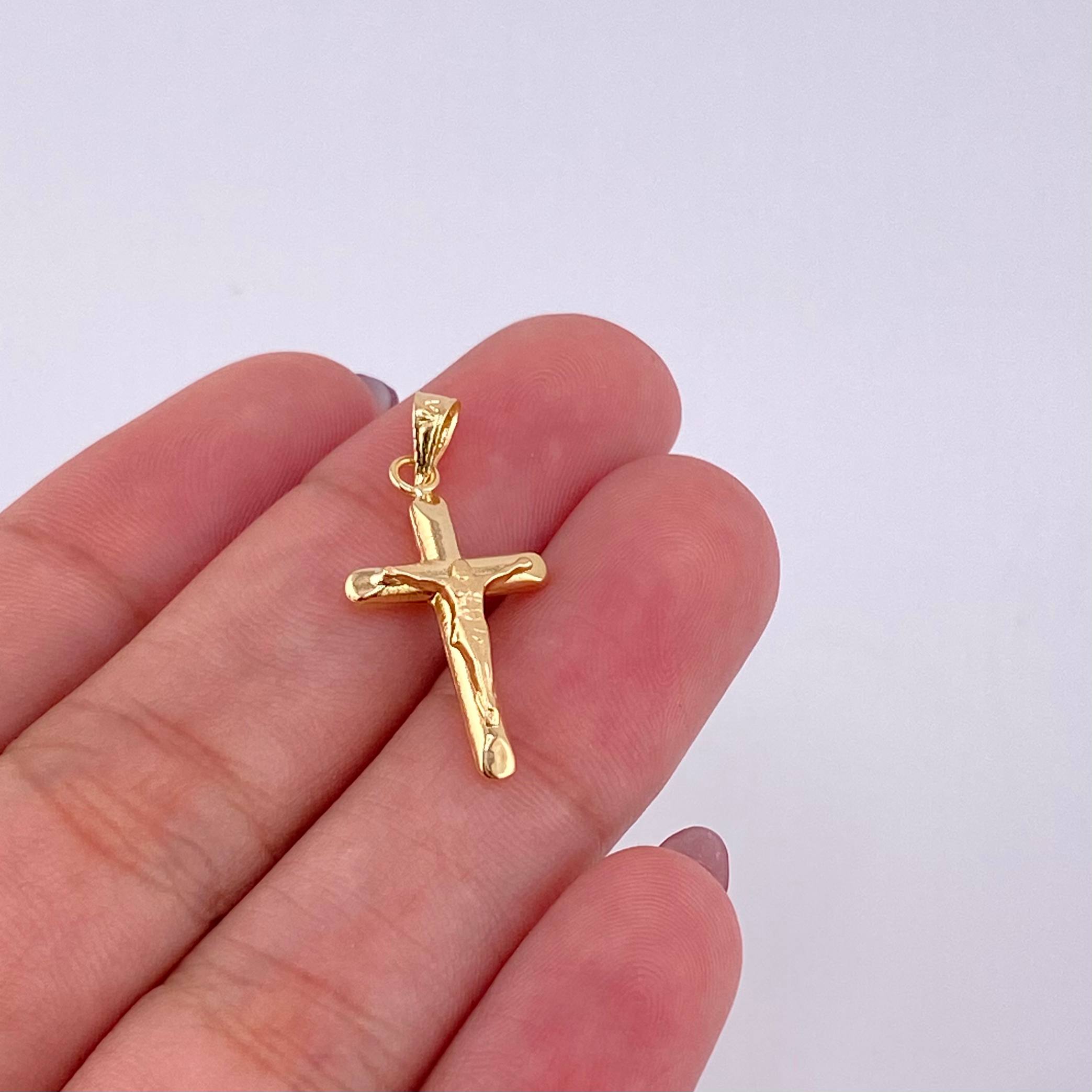 Dije Cruz Cristo Puntas Planas Mate 0.75g / 1 in Oro Amarillo 18K