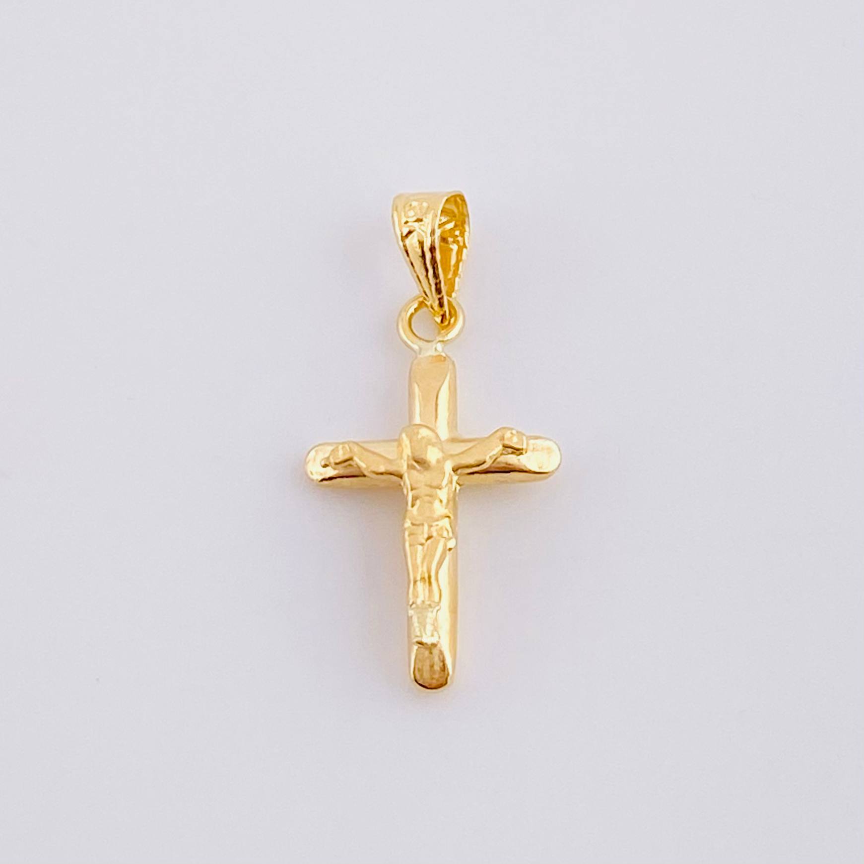 Pendant Cross Christ Flat Tips Matte 0.5g / 3/4 in Yellow Gold 18K