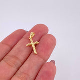 Dije Cruz Cristo Puntas Planas Mate 0.5g / 3/4 in Oro Amarillo 18K