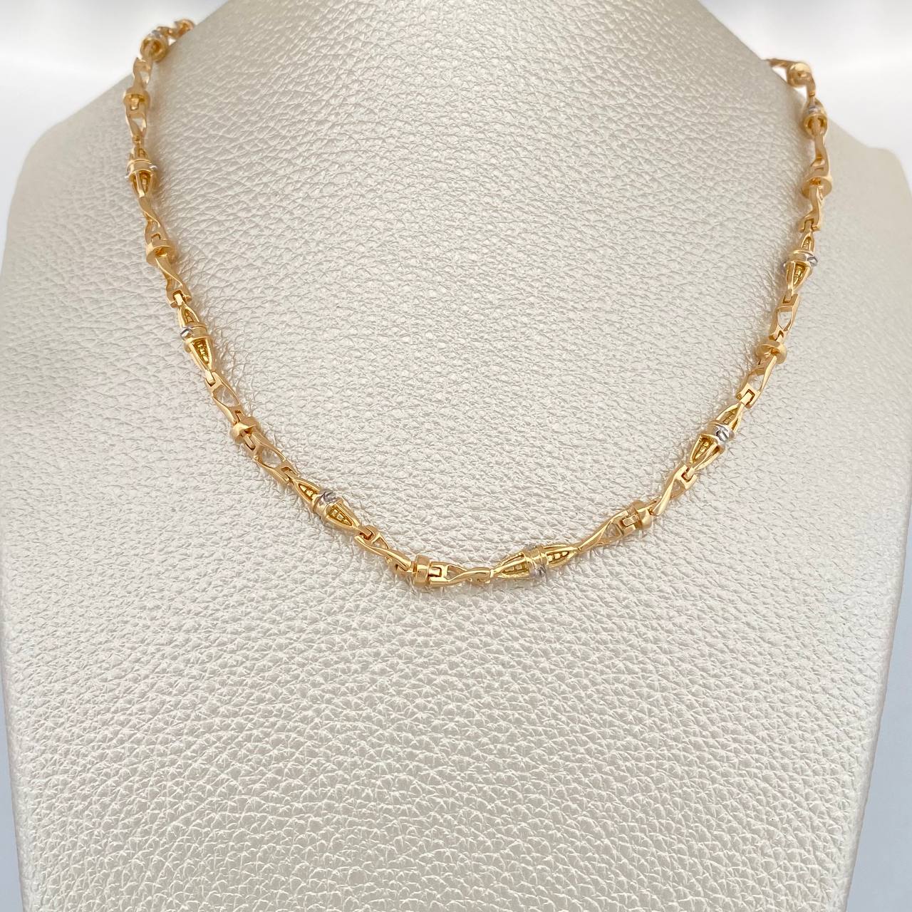 Cadena Dubai 30.65gr / 24 1/2 in / 3.9mm Dos Oros Amarillo Blanco 18K %