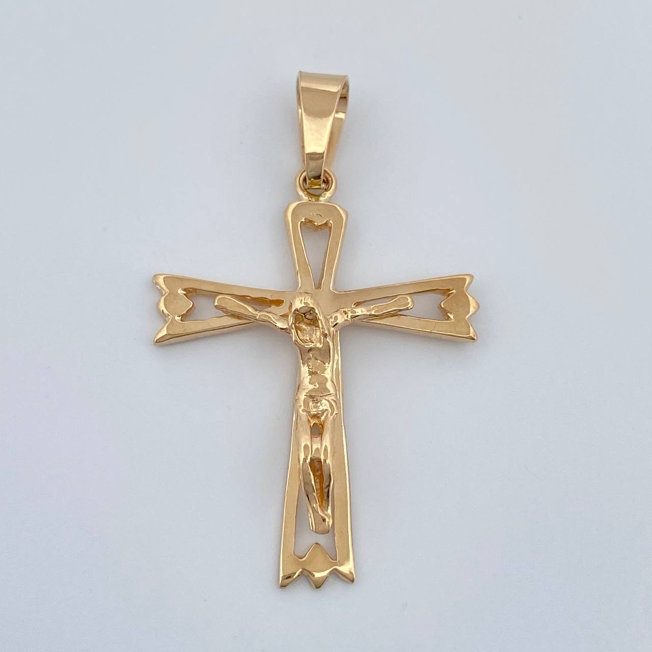 Dije Cruz Cristo  2.7gr / 1 1/2 in / Oro Amarillo 18K %