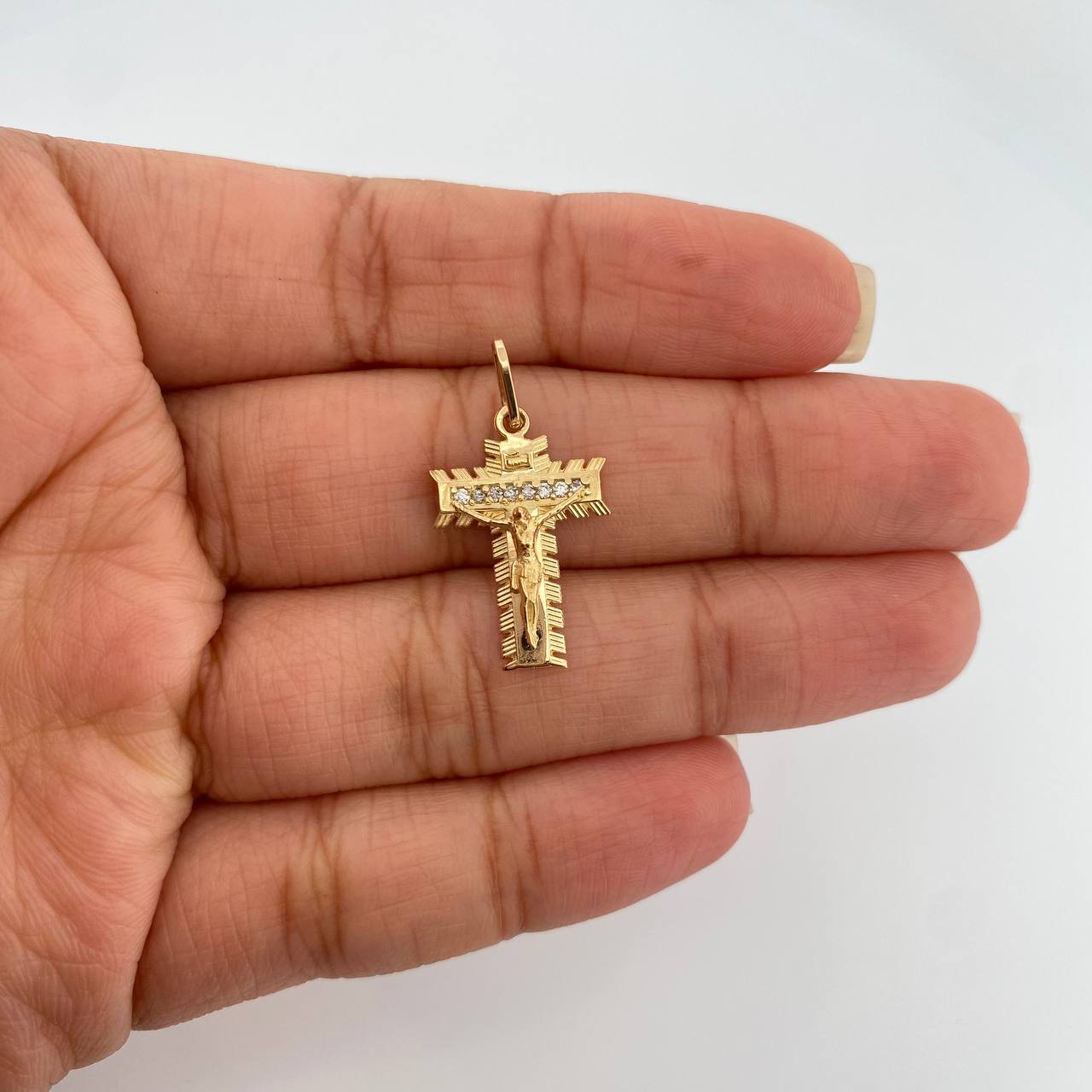 Dije Cruz Cristo Milagroso 2.1gr / 1 in / Oro Amarillo 18K %