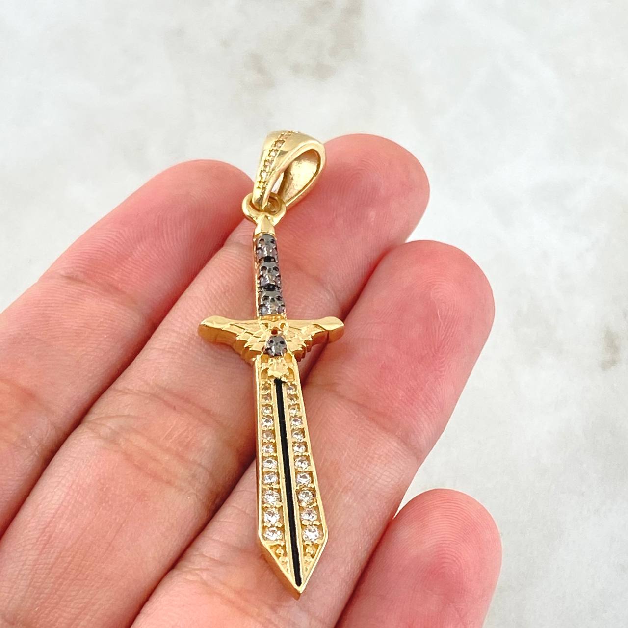 Pendant Sword 5.55gr / 5.3cm (2.1in) / 18K Gold *
