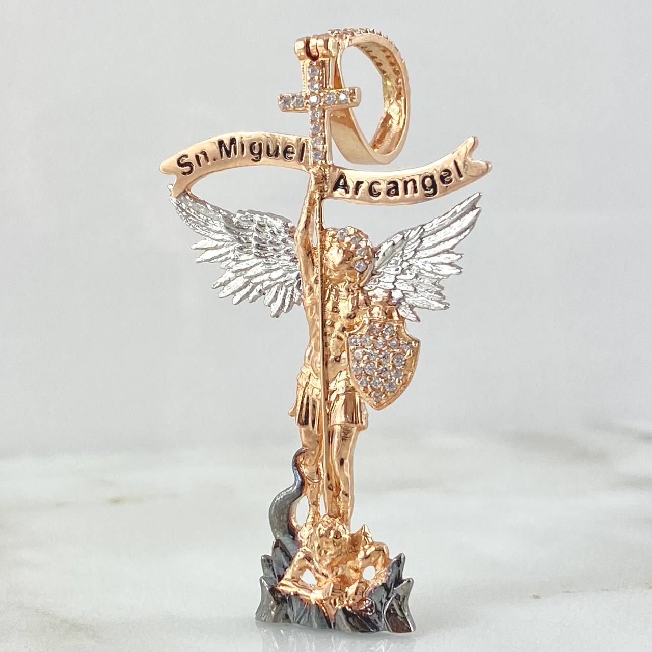 Dije San Miguel Arcangel 7.7gr / 6cm / Oro 18K *