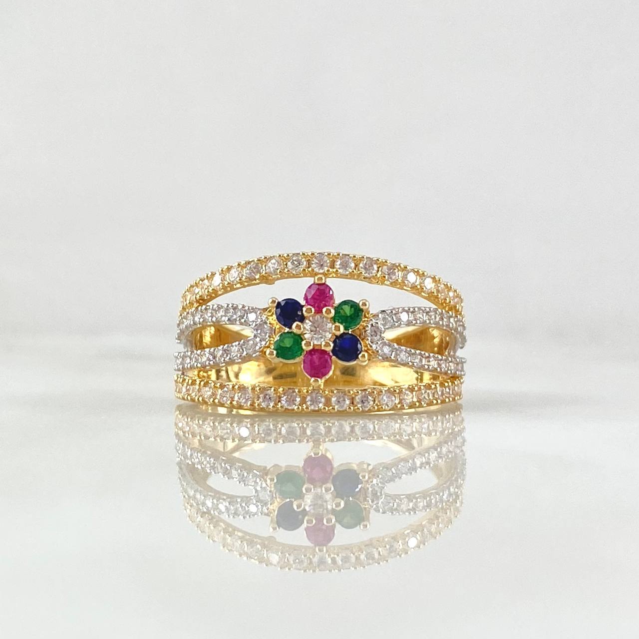 Anillo Flor de Lineas 4.6gr / T6 3/4 / Oro 18K *