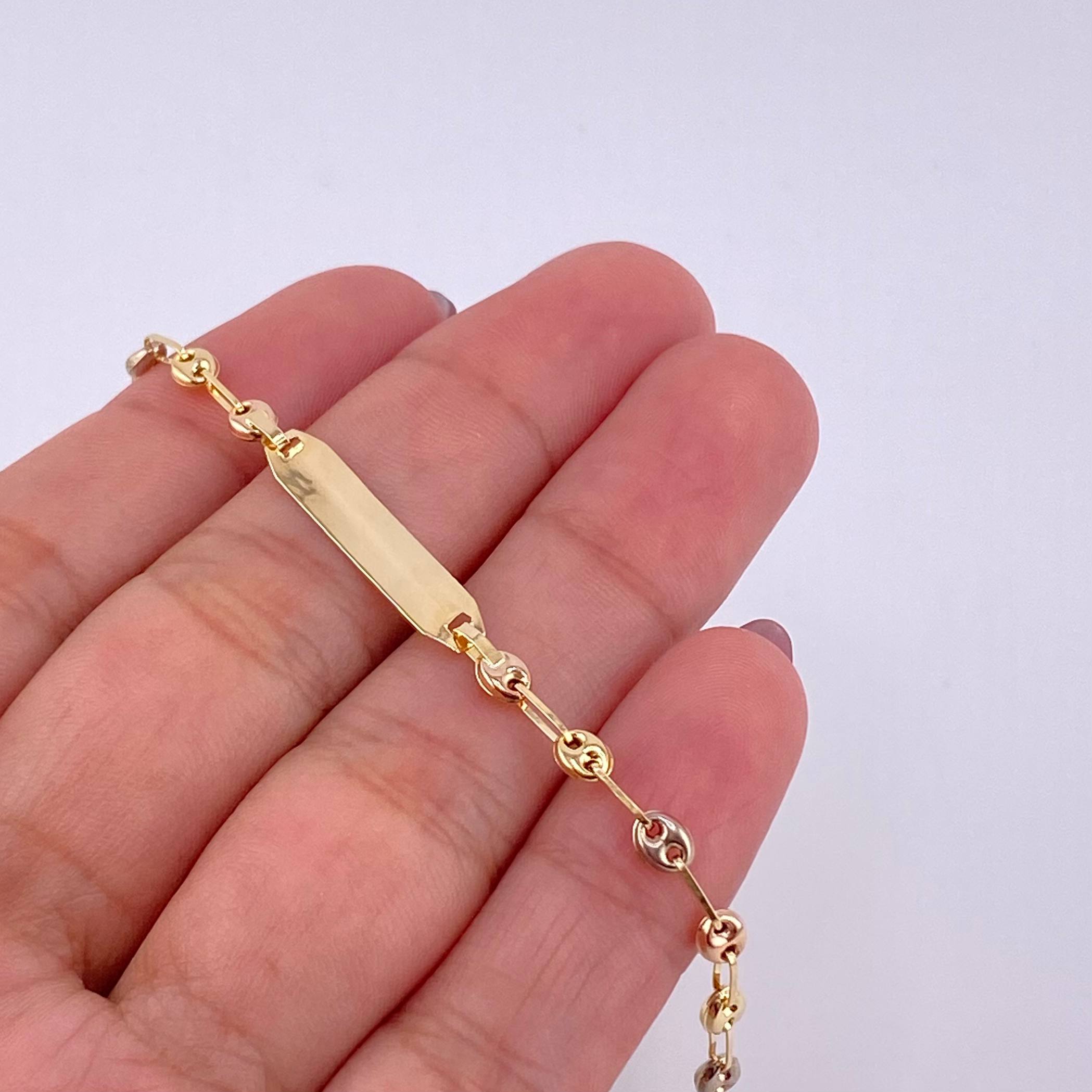 Pulso Bebé GC Placa Rectangular Ovalada 1.5g / 5 3/4 in / 3.3mm Tres Oros 18K