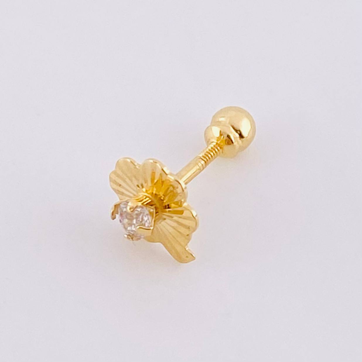 Piercing Trebol Chispa Central 0.45g / 1/2 in Oro Amarillo 18K