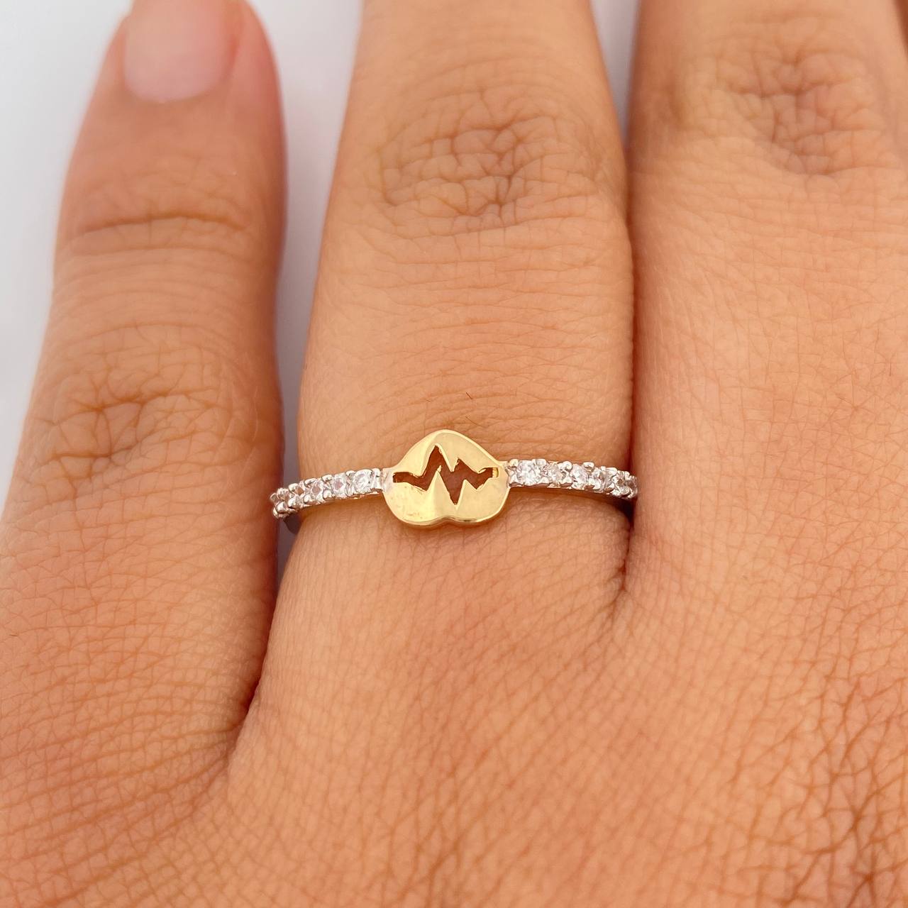 Anillo Linea de Vida 1.45gr / T6 1/4 / Dos Oros Amarillo Blanco 18K %