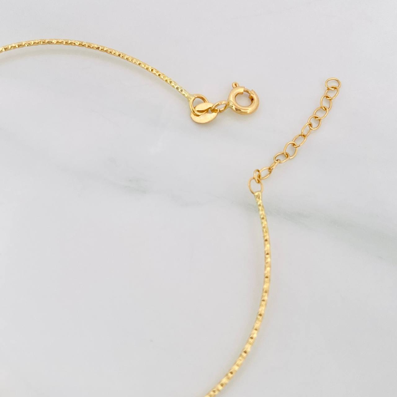 Pulso Aro Virgen Milagrosa 3.35g / 6 3/4 in / 1mm Oro Amarillo 18K