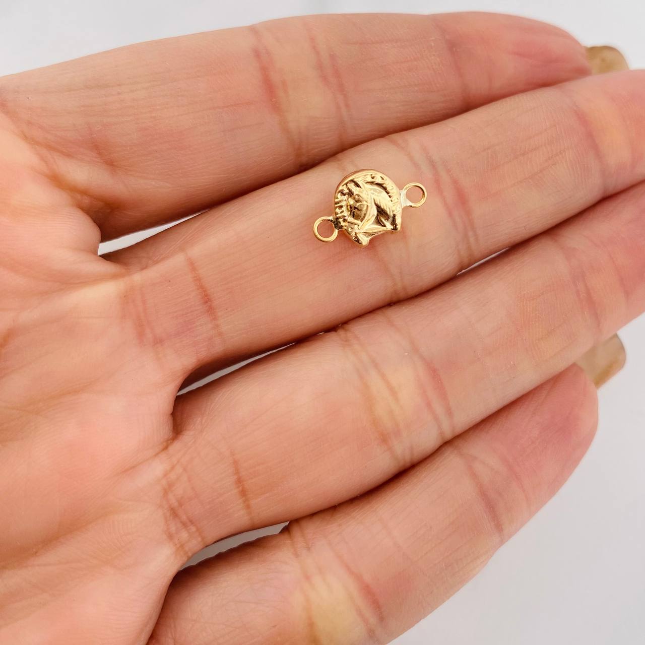 Charm Horseshoe Horse 0.3g / 1/2 in 18K Yellow Gold