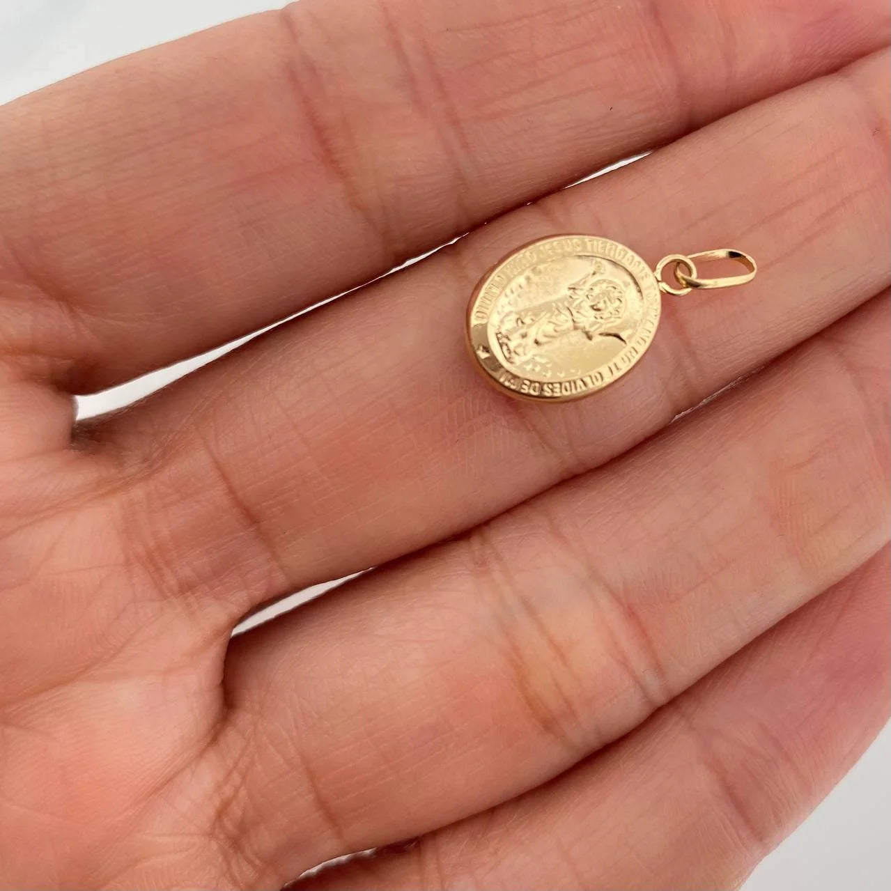 Dije Divino Niño 0.6g / 3/4 in Oro Amarillo 18K