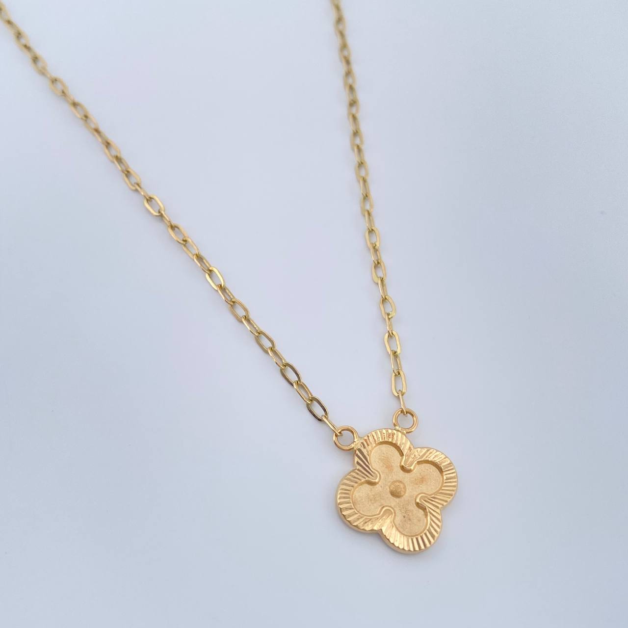 Cadena Trebol Cajon 3.05gr / 17 1/2 in / 1.27mm Oro Amarillo 18K %