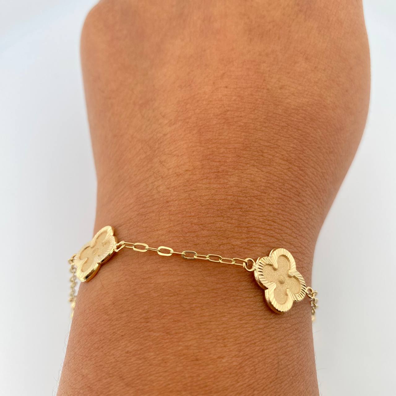 Pulso Trebol Cajon 4.1gr / 7 1/2 in / 1.72mm Oro Amarillo 18K %