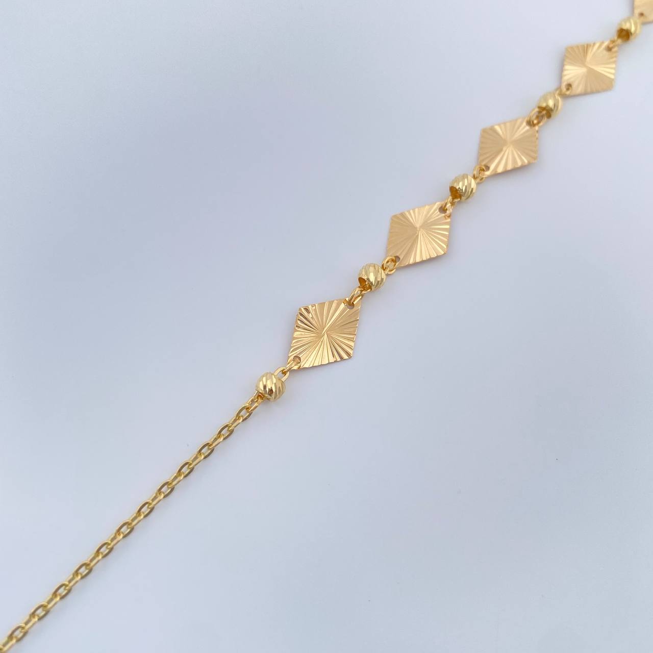 Pulso Rombos Diamantados 2gr / 7 1/2 in / 3mm Oro Amarillo 18K %