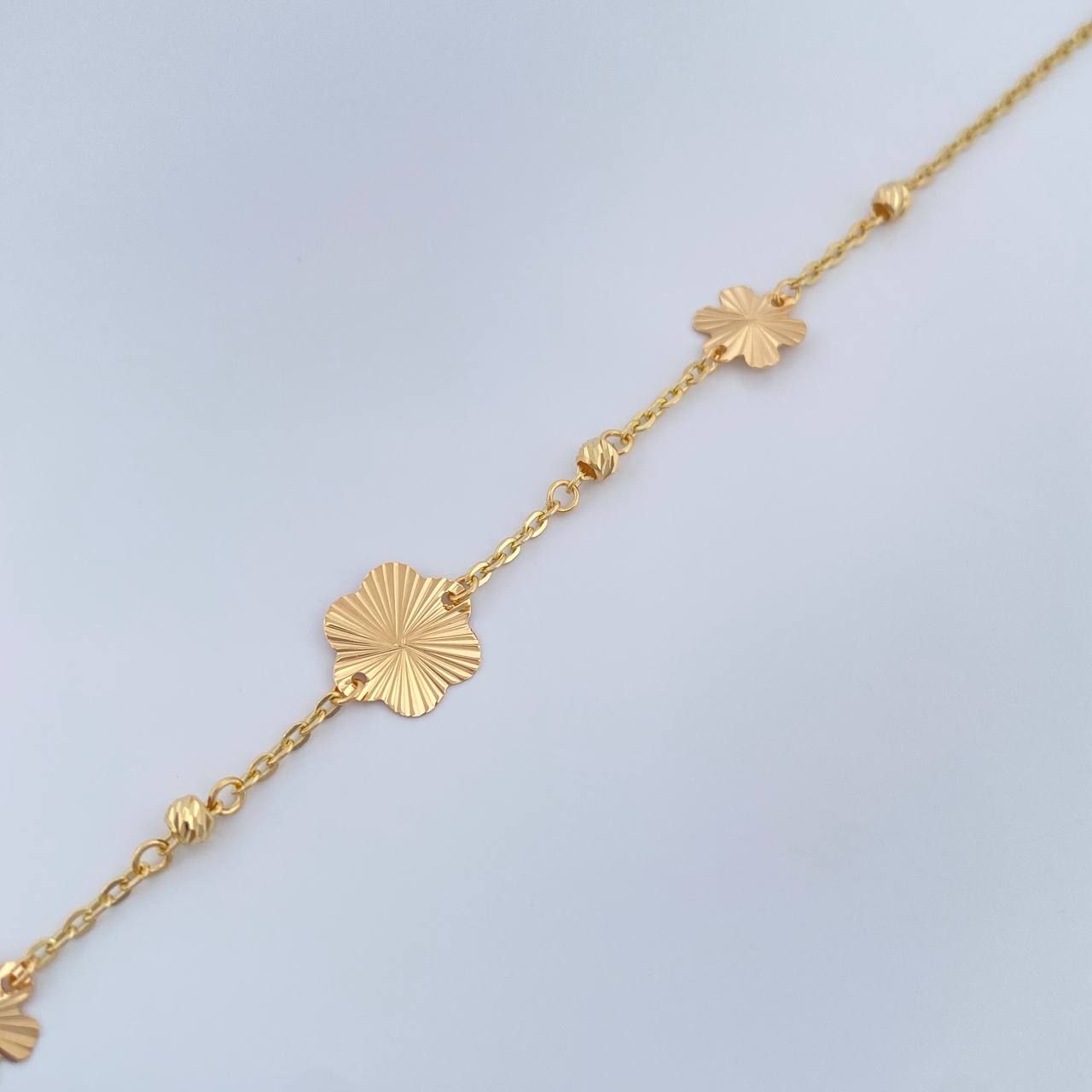 Pulso Flores Diamantadas 1.8gr / 7 1/2 in / 3mm Oro Amarillo 18K %