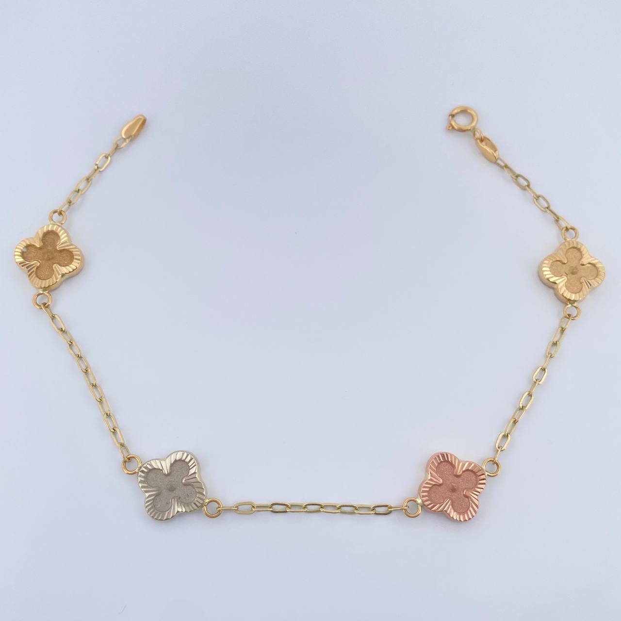 Pulso Trebol Cajon 3.05gr / 7 1/4 in / 1.7mm Tres Oros 18K %