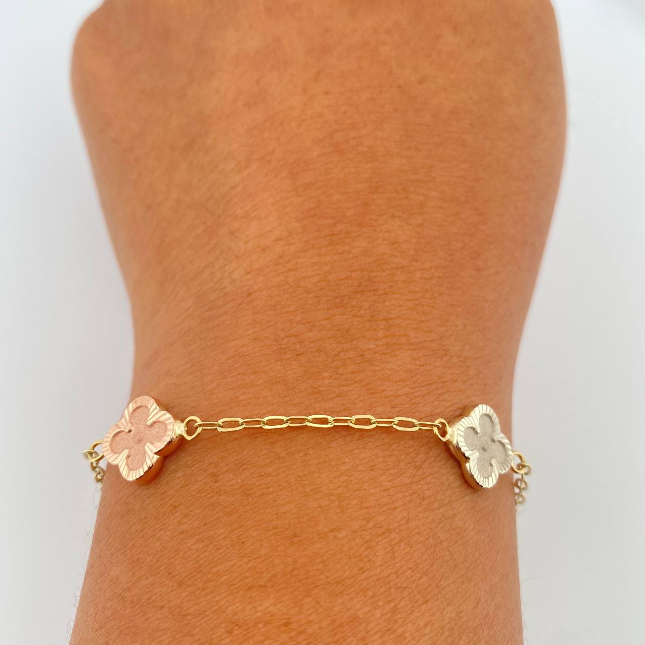 Pulso Trebol Cajon 2.9gr / 7 1/4 in / 1.74mm Tres Oros 18K %