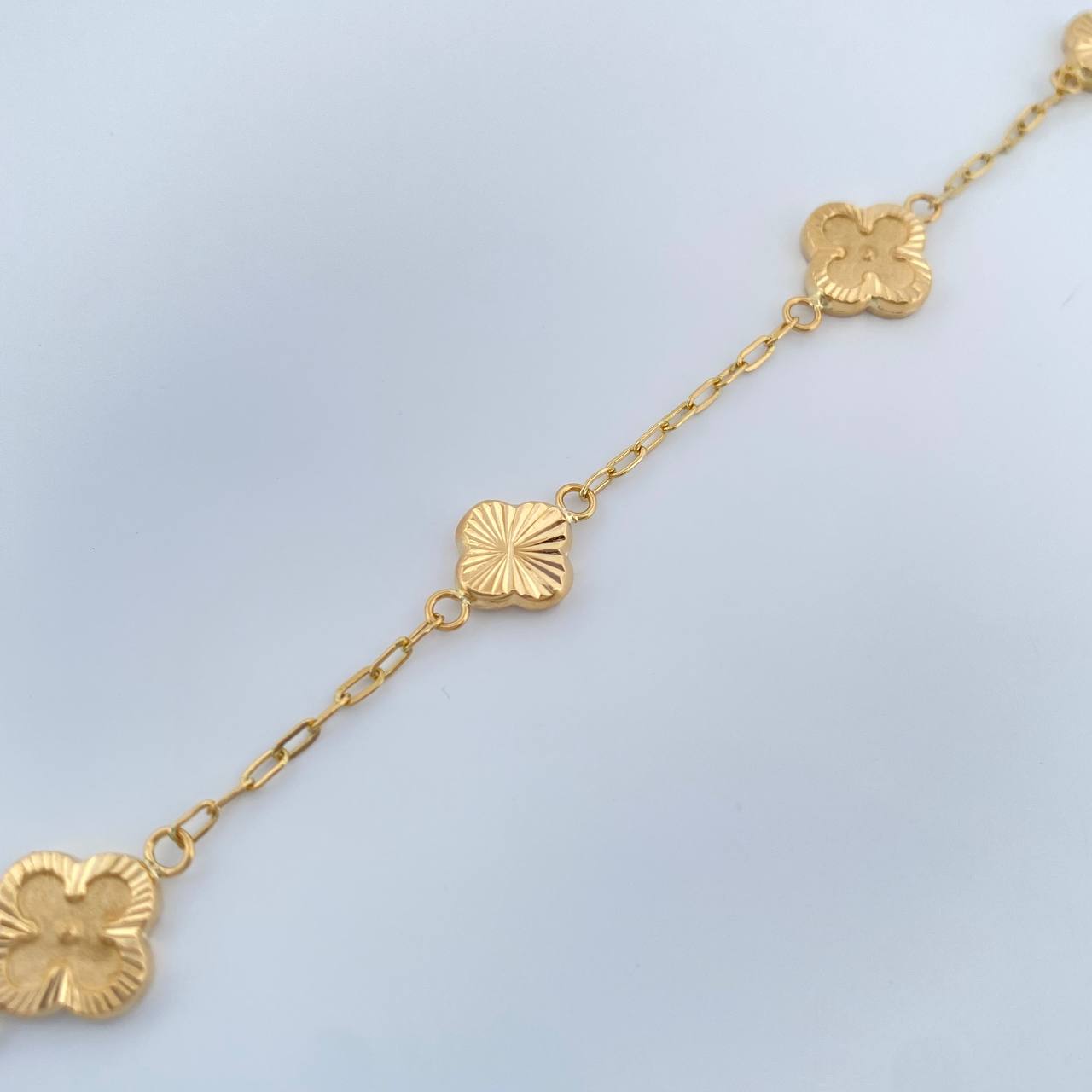 Pulso Trebol Cajon 3gr / 7 1/4 in / 1.47mm Oro Amarillo 18K %