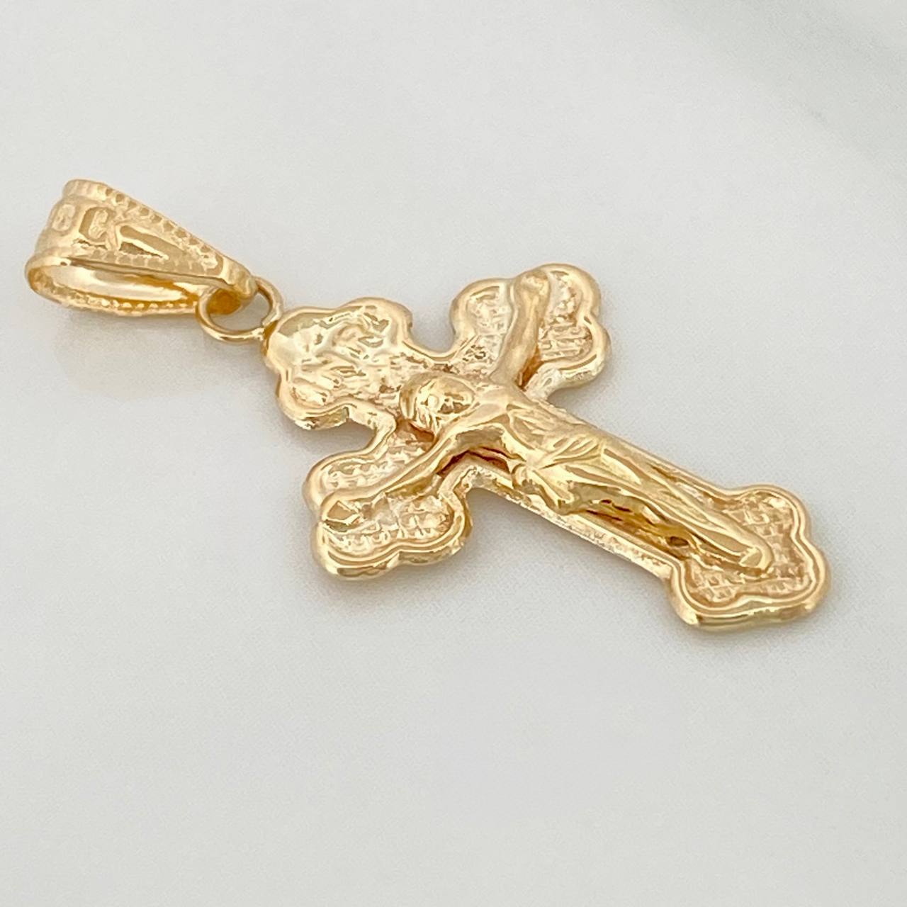 Dije Cruz Cristo 1.1gr / 1 1/4 in / Oro Amarillo 18K &