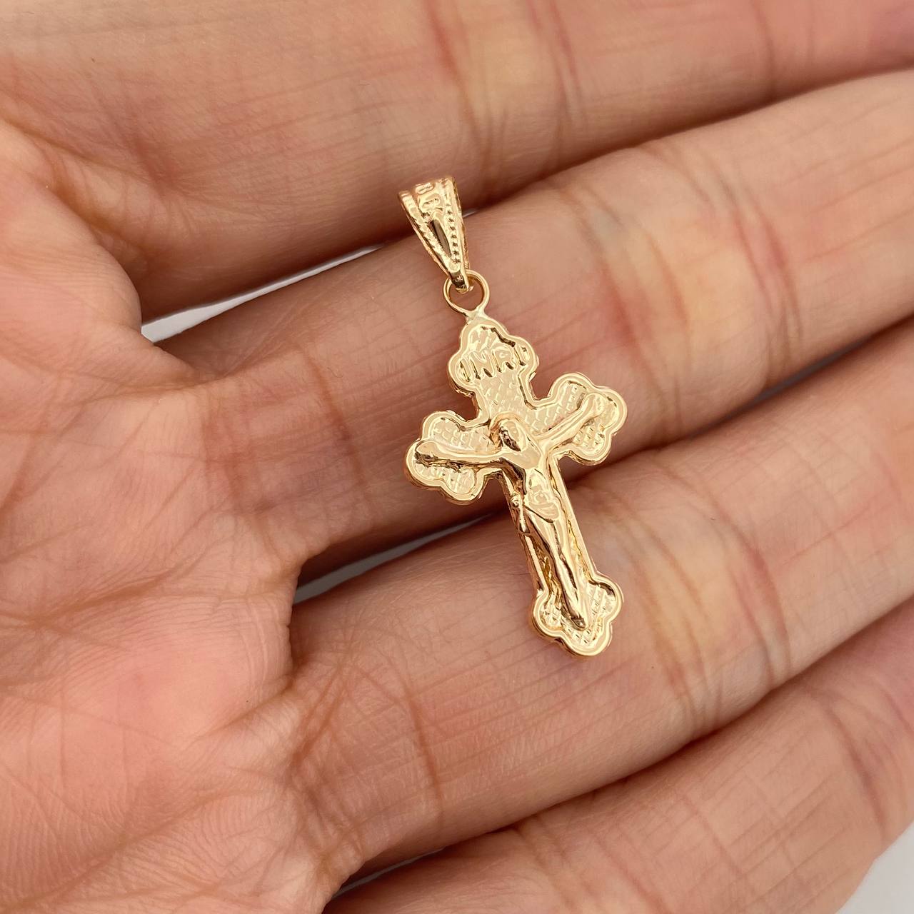 Dije Cruz Cristo 1.05gr / 1 1/4 in / Oro Amarillo 18K &